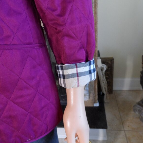 Burberry London Burgundy Quilted Barn Jacket – Size XS - Picture 11 of 16